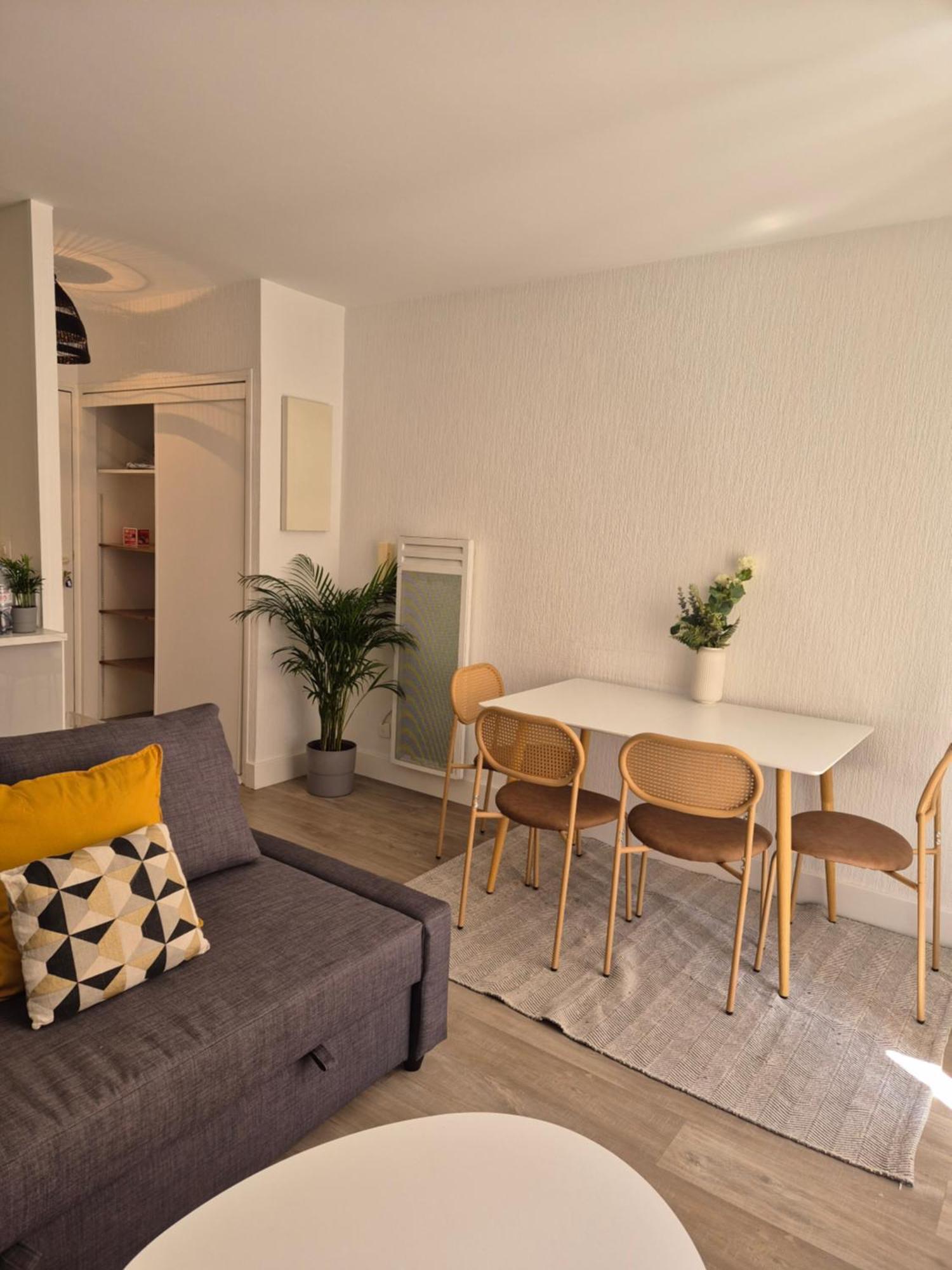 Appartement T2 - Hyeres Gare Экстерьер фото