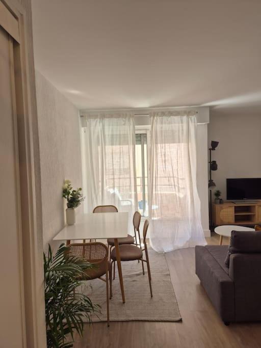 Appartement T2 - Hyeres Gare Экстерьер фото